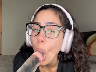 MV -  Crybabysmallfry - CAUGHT The Pervert Who Was Taking CREEP Shots Of Me [SD 480P]