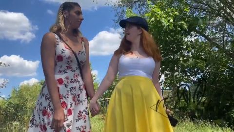 Mila-Hase - Iva steuert mich Public zur extase [HD 720P]