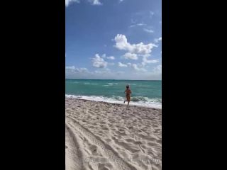 MEGA-FANS__farrahabraham-13-03-2021-2053643747-Green Kini П Tip if you love me   wanna see more sexy beach clips П ПП