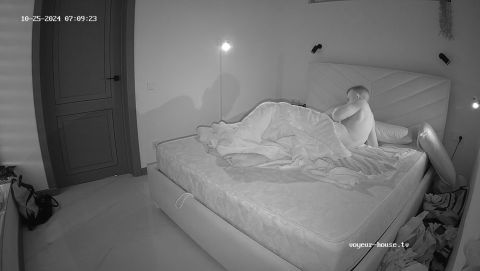 Andreza And Guest Sex, 25 10 2024 [HD 720P]