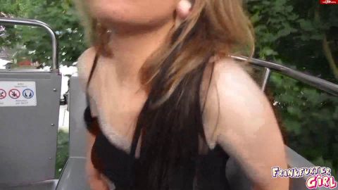 FrankfurterGirl - Mit 18 vor Zuschauern im Riesenrad masturbiert [FullHD 1080P]