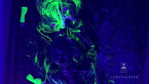Lady Valeska - Rubber Double Fisting With Uv Slime [FullHD 1920P]