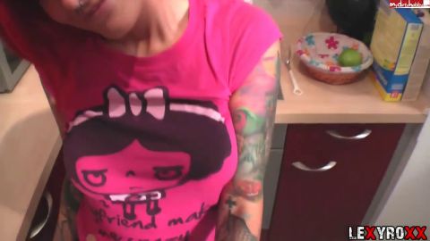 LexyRoxx - Ploetzchen backen...Nee fast ins Koma gehaemmert worden [HD 720P]