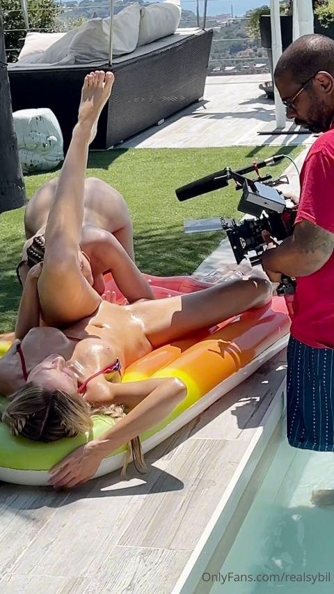 Sybil And Katy Hollick - BTS [FullHD 1080P]