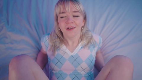 Jolie Lyon - Dickpic Makes Step-Mom Wet for Step-Son [FullHD 1080P]