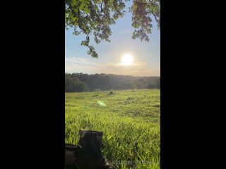 MEGA-FANS__gingerknickers-09-06-2021-2131559463-Evening walks are a dream, yes I did some walking as well