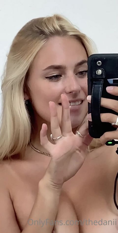 OnlyFans 2020-08-05_5f2ae2be4c512c8f217bd_source