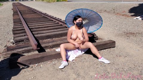 [Manyvids] Lola DeLaRosa – Micro Bikini Public Masturbation