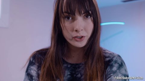 Miss Malorie Switch - Hot StepMom Hotline [FullHD 1080P]