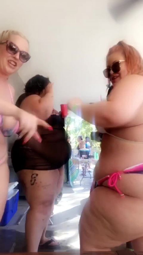 OnlyFans deliciousondemand-02-06-2020-386509267-A fun pool party last summer.. shaking our big
