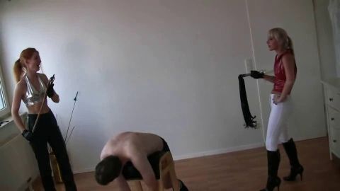 FemdomFoto - Lady Sonja - The Thrashing Of His Life (German) [SD 960P]