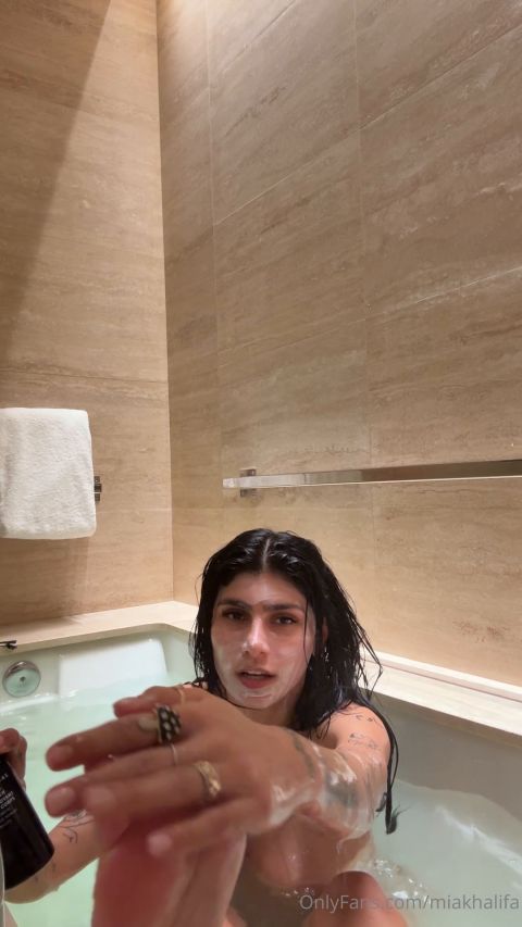 Mia Khalifa - Bathtub [SD 1080P]