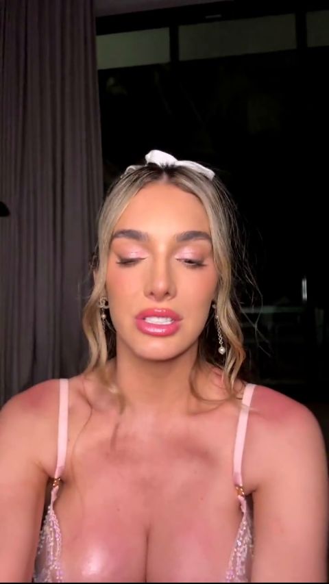 Lyna Perez - Livestream [SD 720P]