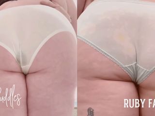 Girlfriends Kissing with Dirty Panties [HD 1280P] - Screenshot 1