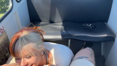 SallyDinosaur - Public Blowjob in der Seilbahn [HD 720P]