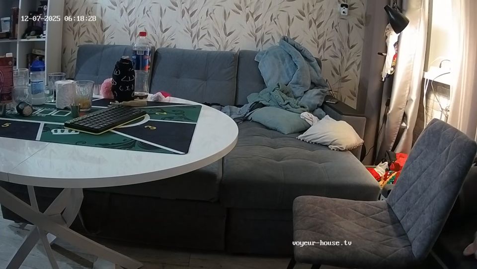 Voyeur-House - Mira And Yeshua 69 Before 3Some 10.12.2025 Cam 3 [HD 720P]