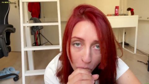 Amelia_Ball - Scharfe Rothaarige Studentin macht heimlichen Blowjob - Sperma direk... [HD 720P]