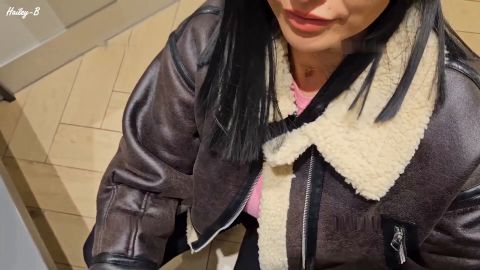 Hailey-B - User Casting beim X-Mas Shopping [FullHD 1080P]