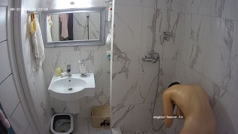 Pearl Showering, 12 08 2024 [HD 720P]