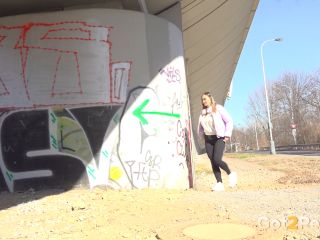 Holding Her Arc [FullHD 1920P] - Screenshot 1