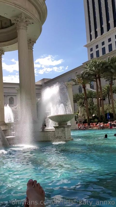 OnlyFans katy_ann_xo-26-05-2019-34140761-Chilling_at_the_pool