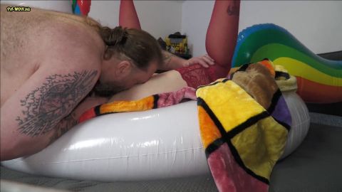 MrsEssen7471 - Ich habe mich auf einem aufblasbaren Einhorn lecken lassen [FullHD 1080P]