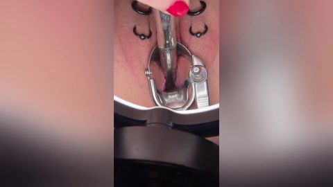 SklavinS_pervert - Sklavin S Spielt Mit Ihrem Muttermund [FullHD 1080P]