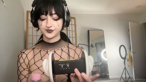 Julia.neis (kenalialuv) - Goth Clown ASMR, Ear Massage, Touching My Body, Saying Dirty Things [FullHD 1920P]