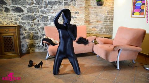 zentaidolls - Sarah entdeckt ihre liebe zu Zentai [FullHD 1080P]