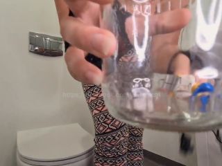 Bitter Scat – Giantess jar farts and poop nude [HD 1280P] - Screenshot 6