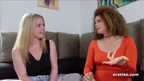 Mia_Adler - Die schwangere Helena fickt mich mit Stap-On Anal [FullHD 1080P]