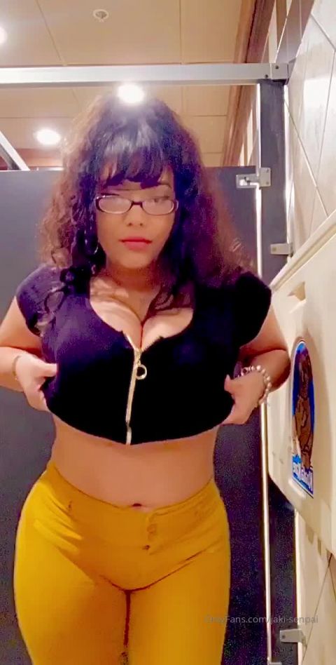 OnlyFans 2020-02-02_139925738_I_m_having_such_a_good_nite_