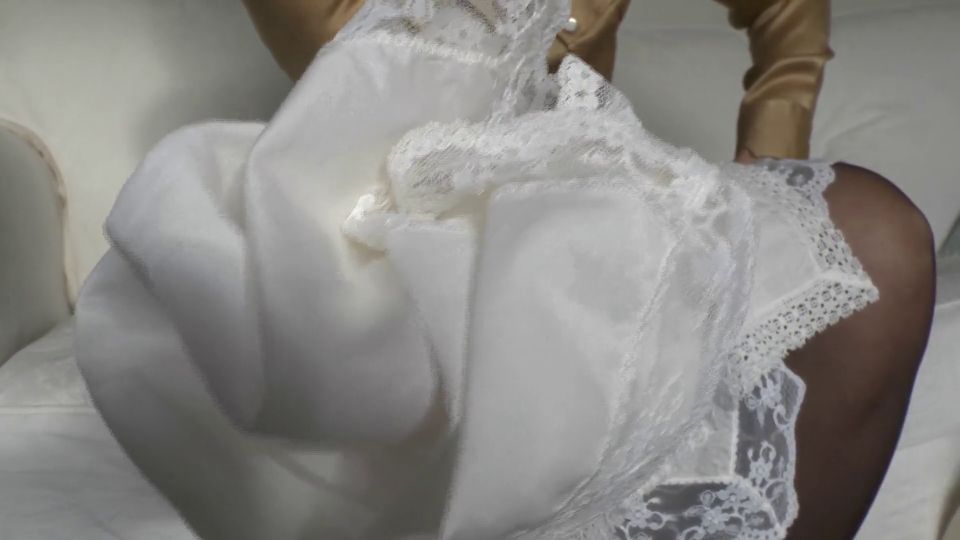 Lady_Victoria_Valente - Abspritztraining - Spritze Ab Auf Mein Wei?es Spitzentasch... [FullHD 1080P]