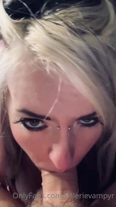 OnlyFans 2020-10-17-5f8a665737ce28ec7fc44_source