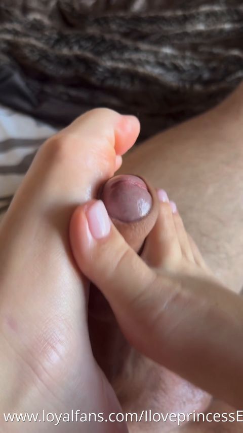 Yourmissel (Goddess Elys, MenExposer) - Footjob [FullHD 1080P]