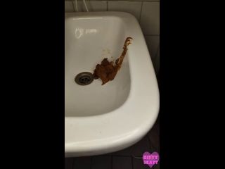 Kitty Skatt – POV I shit your sink and you can’t stop me! [SD 404P] - Screenshot 4