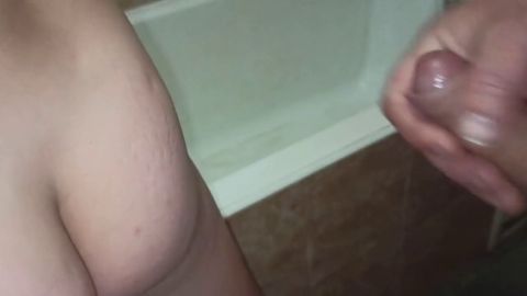 DirtyLubov - Badezimmer Oral [HD 720P]