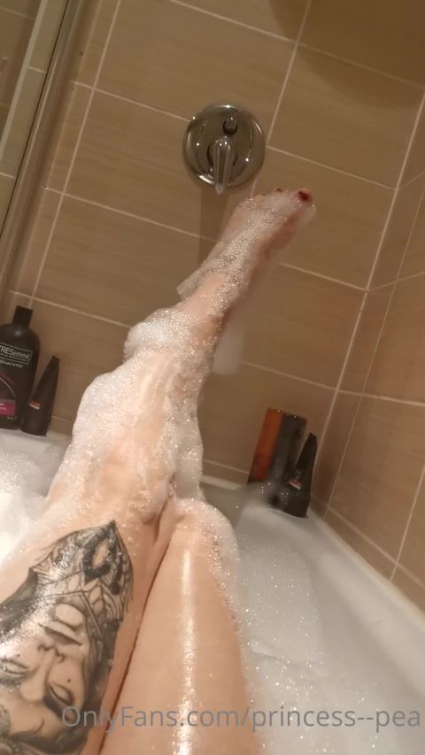 OnlyFans urprincesspea-21-08-2020-101954797-Funny how self-conscious I used to be of my legs no