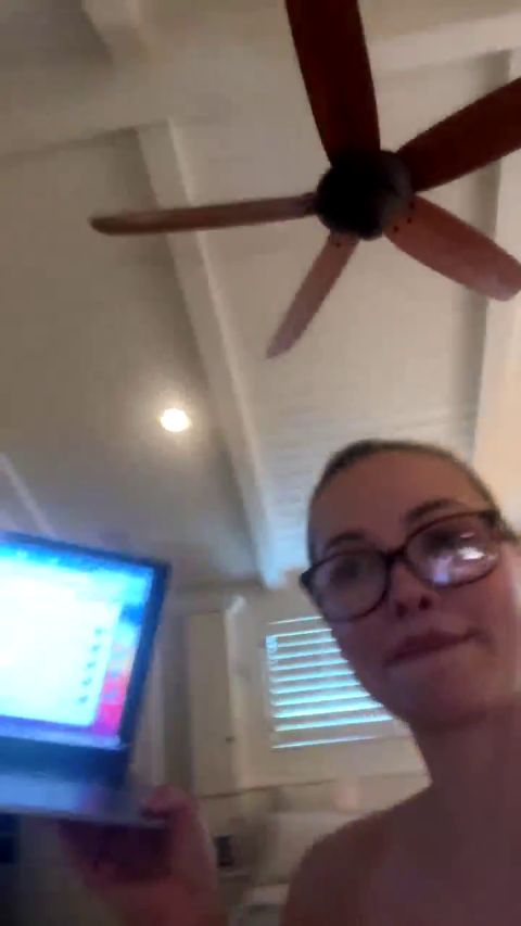 Lindsey Pelas - Livestream [SD 720P]