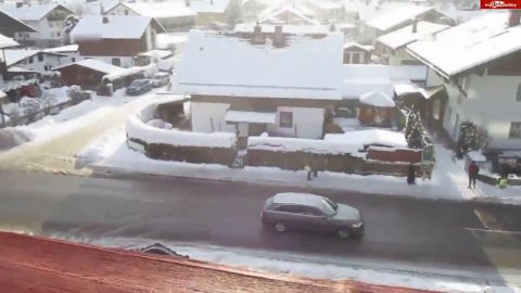 SEXY-BLACKY - Riesentitten auf dem Balkon gezeigt [HD 720P]