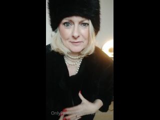 Courtesan Annabel (@courtesananna)