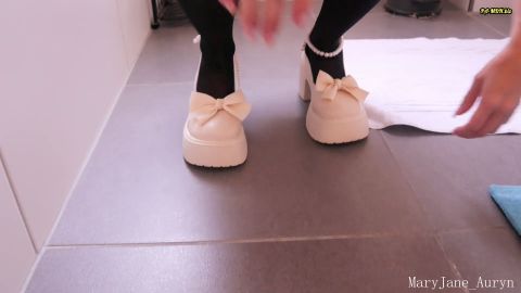 MaryjaneAuryn - Schamlos ausgenutzt - Fremder geilt sich an mir auf Part 1 [FullHD 1080P]