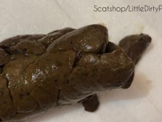 LittleDirtyPrincess - 2 hole-stretching turds poop on a plate