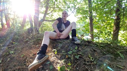 MiaMara - Public Selbstbefriedigung - Die Straße hinter mir und vor mir der Wanderweg [FullHD 1080P]