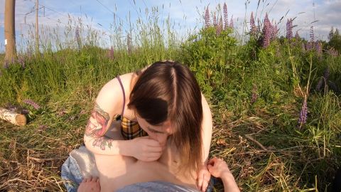 SPOOKY BOOGIE - Shy Teen Has First Outdoor Blowjob With Pervert Neighbor [FullHD 1920P]