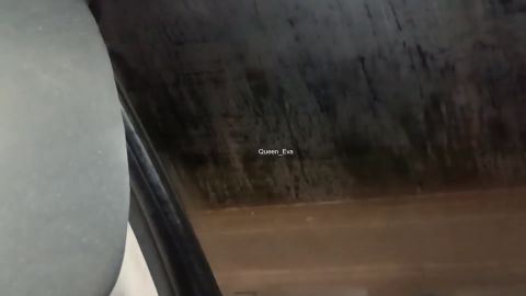 Queen_Eva - CARSEX CUCKOLD - MOGLIE AMATORIALE CONDIVISA DA DUE AMICI IN AUTO DAVANTI AL MARITO CORNUTO [FullHD 1080P]