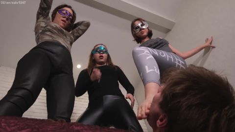 Beautiful Girls - Cruel Domination - Girls Spit In The Loser’s Face [FullHD 1920P]