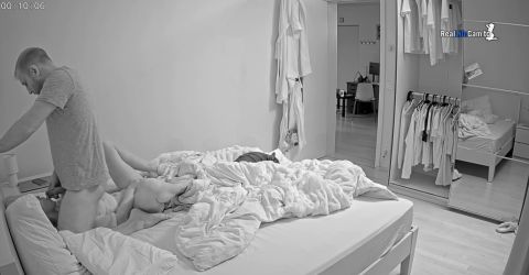 Reallifecam - Leora Sucks Paul'S Cock And She Rubs Her Pussy With Her Finger 21.09.2025 [FullHD 996P]