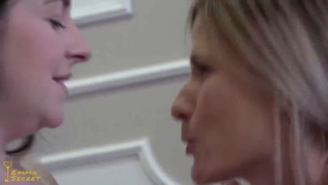 EmmaSecret - Mein erster heißer Dreier - und das mit niemand Geringerem als Melani... [HD 720P]
