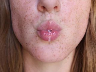 LittleRedheadLisa - Lips Close Up #2 [HD 720P]